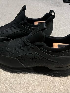 Men's Black Low-Top Casual Sneakers